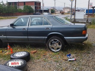 1990 Mercedes-Benz S-Класс 560 II (W126) Рестайлинг, серый, 650000 рублей, вид 4