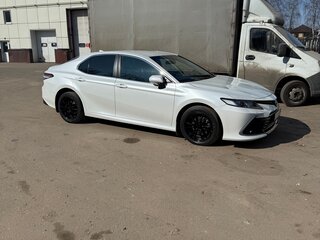 2021 Toyota Camry VIII (XV70) Рестайлинг, белый, 2400000 рублей, вид 5