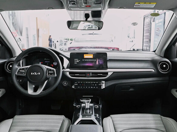 2025 Kia K3 II (China Market) Рестайлинг, чёрный, 1850000 рублей - вид 8