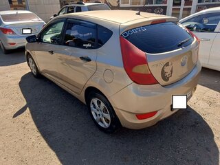 2013 Hyundai Solaris I, бежевый, 369000 рублей, вид 3