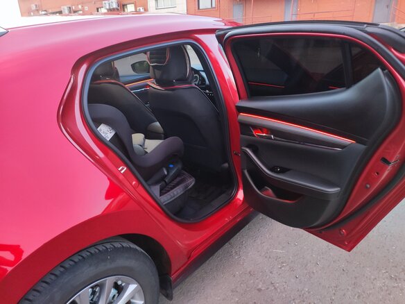 2019 Mazda 3 IV (BP), красный, 1800000 рублей - вид 16