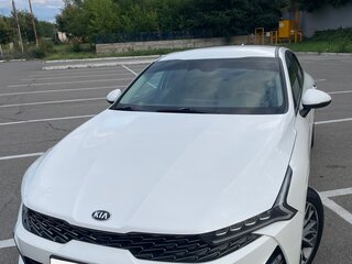 2020 Kia K5 III, белый, 1900000 рублей, вид 1