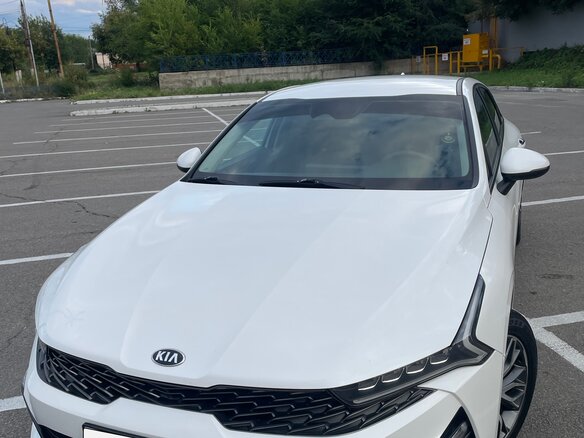 2020 Kia K5 III, белый