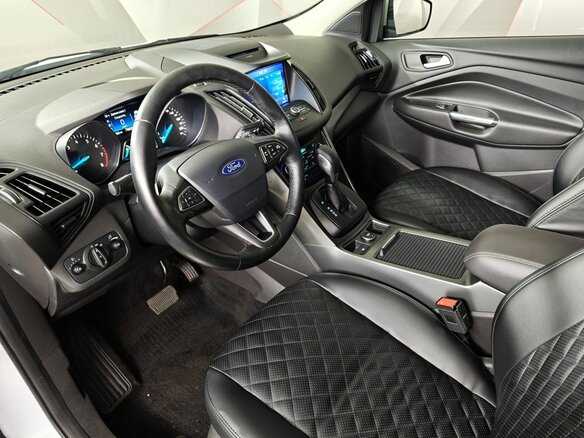 2017 Ford Kuga II Рестайлинг, белый, 1993000 рублей - вид 18