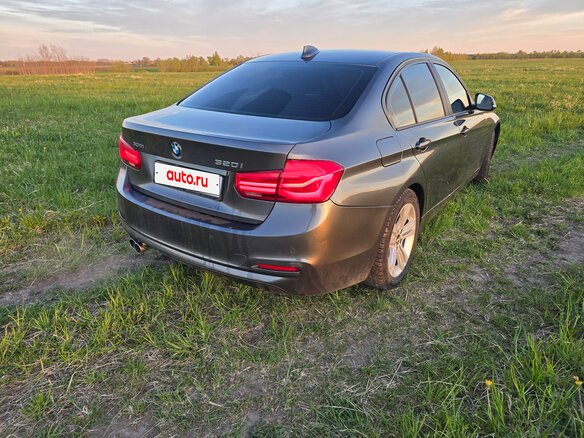 2018 BMW 3 серии 320i xDrive VI (F3x) Рестайлинг, серый, 1500000 рублей - вид 2