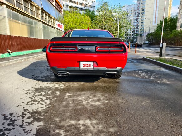2015 Dodge Challenger R__T III Рестайлинг 2, красный, 4350000 рублей - вид 3