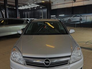 2011 Opel Astra H Рестайлинг, серебристый, 680000 рублей, вид 2