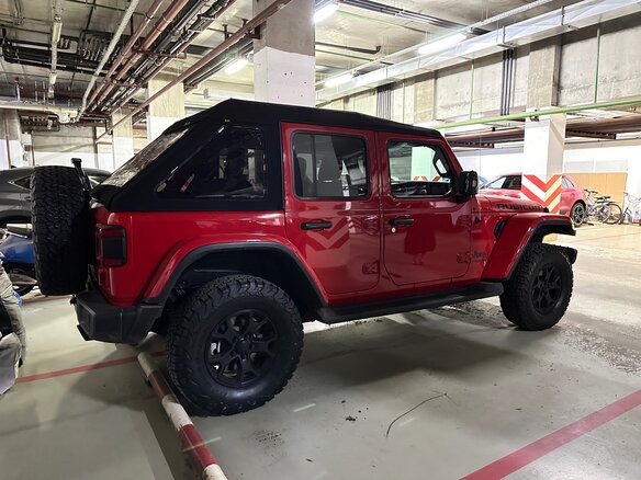 2022 Jeep Wrangler IV (JL), красный, 7000000 рублей - вид 3