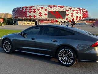 2022 Audi A7 45 TFSI II (4K), серый, 5800000 рублей, вид 3