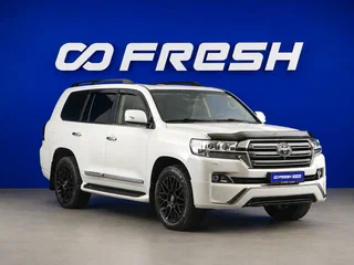 2017 Toyota Land Cruiser 200 Series Рестайлинг 2, белый, 5999999 рублей, вид 1