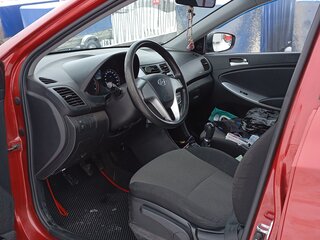 2014 Hyundai Solaris I, красный, 780000 рублей, вид 5