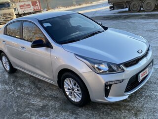 2019 Kia Rio IV, серебристый, 1450000 рублей, вид 4