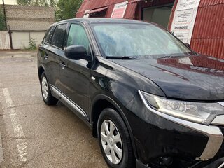 2019 Mitsubishi Outlander III Рестайлинг 3, чёрный, 2250000 рублей, вид 3