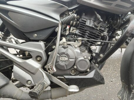 2021 Bajaj Pulsar NS 125, чёрный, 160000 рублей, вид 2