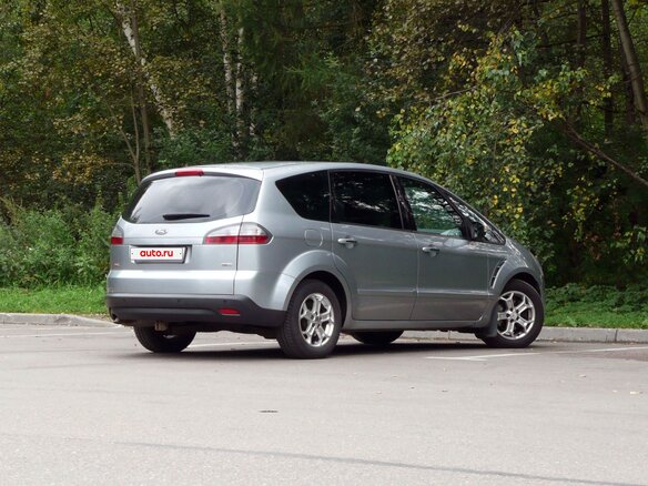 2008 Ford S-MAX I, серебристый, 930000 рублей - вид 1