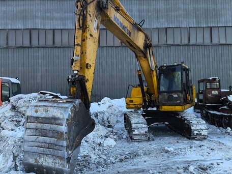 2010 Komatsu PC200-7, жёлтый, 1800000 рублей, вид 2