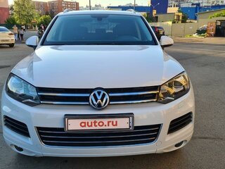 2013 Volkswagen Touareg II, белый, 2700000 рублей, вид 3