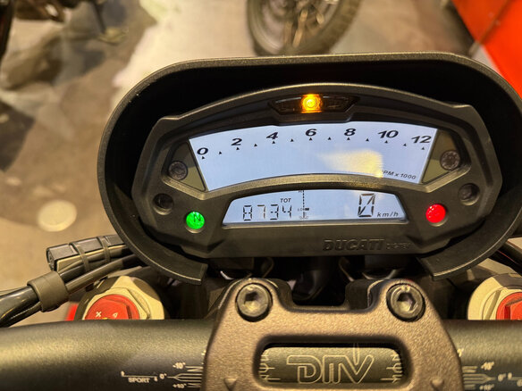 2013 Ducati Monster 1100, серый, 690000 рублей - вид 5