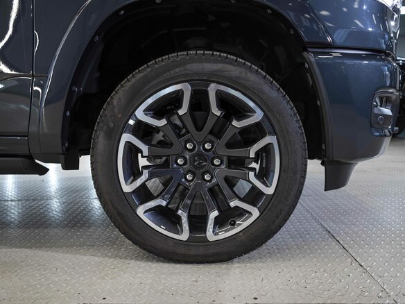 2026 Ram 1500 Crew Cab V Рестайлинг, синий, 9590000 рублей - вид 9