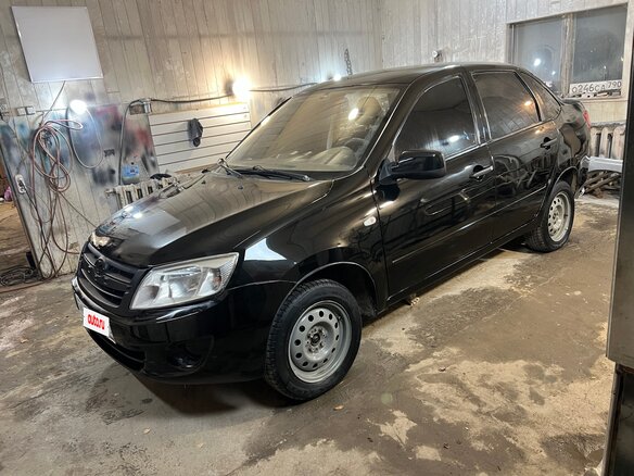 2014 Lada (ВАЗ) Granta I, чёрный, 215000 рублей - вид 1