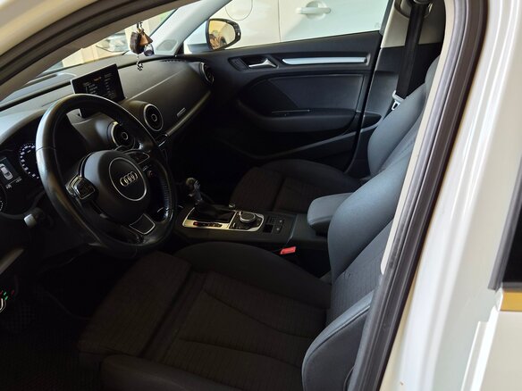 2016 Audi A3 III (8V), белый - вид 12
