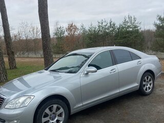 2007 Mercedes-Benz S-Класс 320 V (W221), серебристый, 1400000 рублей, вид 1