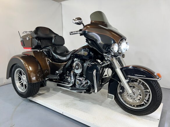 2013 Harley-Davidson Tri Glide, коричневый, 1599000 рублей - вид 3