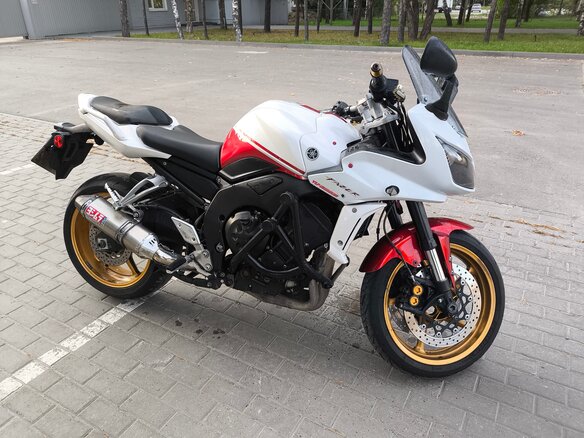 2009 Yamaha FZ1, белый, 550000 рублей