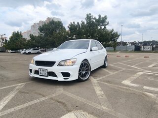 1999 Toyota Altezza, белый, 1350000 рублей, вид 2