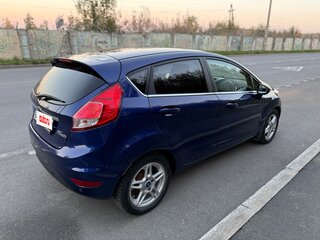 2015 Ford Fiesta Mk6 Рестайлинг, синий, 880000 рублей, вид 4