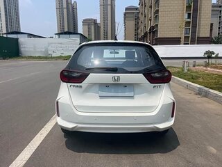 2023 Honda Fit IV Рестайлинг, белый, 1100000 рублей, вид 4