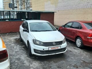 2015 Volkswagen Polo V Рестайлинг, белый, 450000 рублей, вид 2