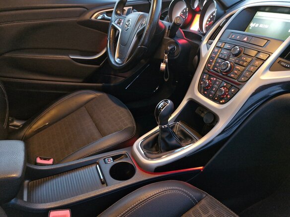2012 Opel Astra GTC J Рестайлинг, белый, 750000 рублей - вид 20