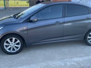 2012 Hyundai Solaris I, чёрный, 750000 рублей, вид 4