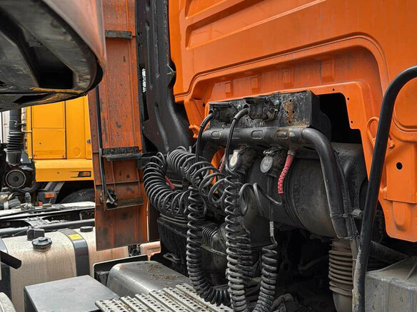 2015 MAN TGX, жёлтый, 3450000 рублей - вид 6