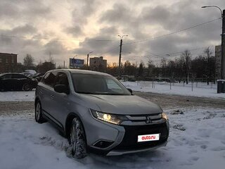 2017 Mitsubishi Outlander III Рестайлинг 2, серебристый, 1300000 рублей, вид 5