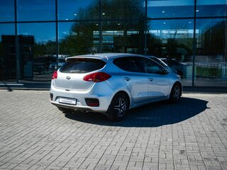 2016 Kia Ceed II Рестайлинг, серебристый, 800000 рублей, вид 2