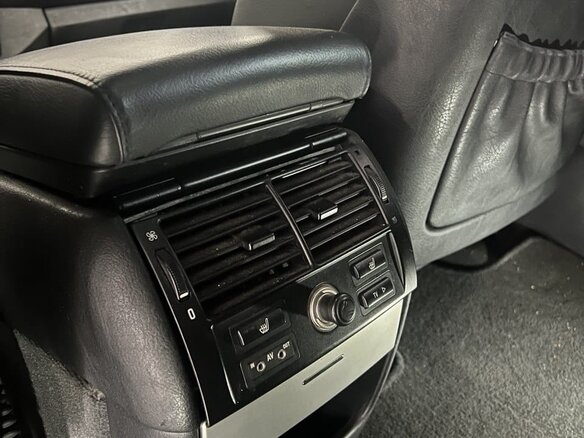 2002 BMW X5 4.6is I (E53), чёрный, 999000 рублей - вид 6