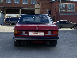 1984 Mercedes-Benz W123 200 5-speed, красный, 1450000 рублей, вид 4
