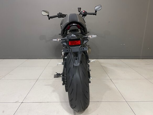 2022 Yamaha XSR900, чёрный, 1070000 рублей - вид 3