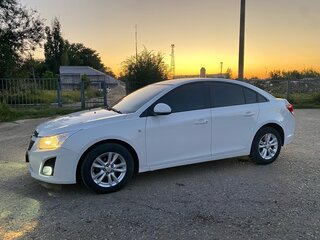 2013 Chevrolet Cruze I Рестайлинг, белый, 700000 рублей, вид 1