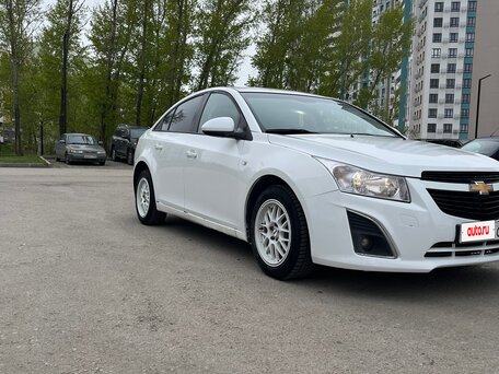 2013 Chevrolet Cruze I Рестайлинг, белый, 670000 рублей, вид 3
