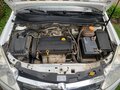 2010 Opel Astra H Рестайлинг, белый, 400000 рублей - вид 5