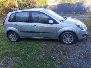 2008 Ford Fiesta Mk5, серебристый, 550000 рублей, вид 3