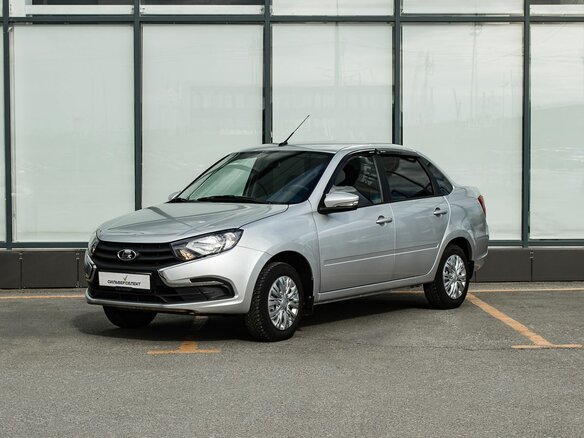 2024 Lada (ВАЗ) Granta I Рестайлинг, серебристый, 700000 рублей