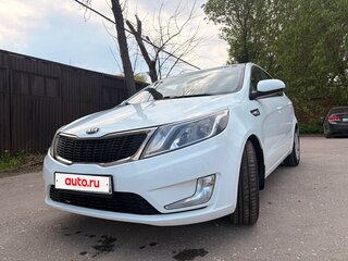 2014 Kia Rio 6-speed III, белый, 920000 рублей, вид 1