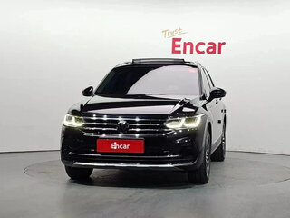 2022 Volkswagen Tiguan II Рестайлинг, чёрный, 2700000 рублей, вид 2