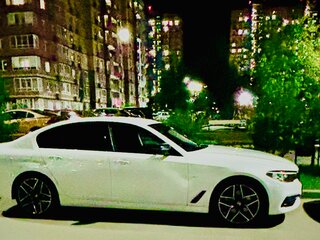 2017 BMW 5 серии 520d xDrive VII (G30/G31/G38), белый, 3000000 рублей, вид 3
