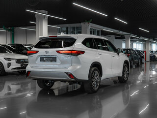2026 Toyota Highlander IV (XU70), белый, 5420000 рублей, вид 4