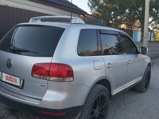 2005 Volkswagen Touareg I, серебристый, 1200000 рублей, вид 2
